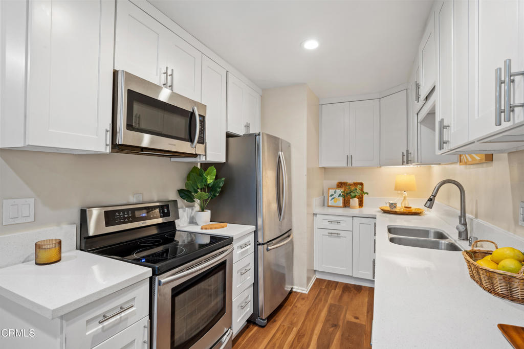 138 S Bryn Mawr Street, #39 | Similar Property Thumbnail 4