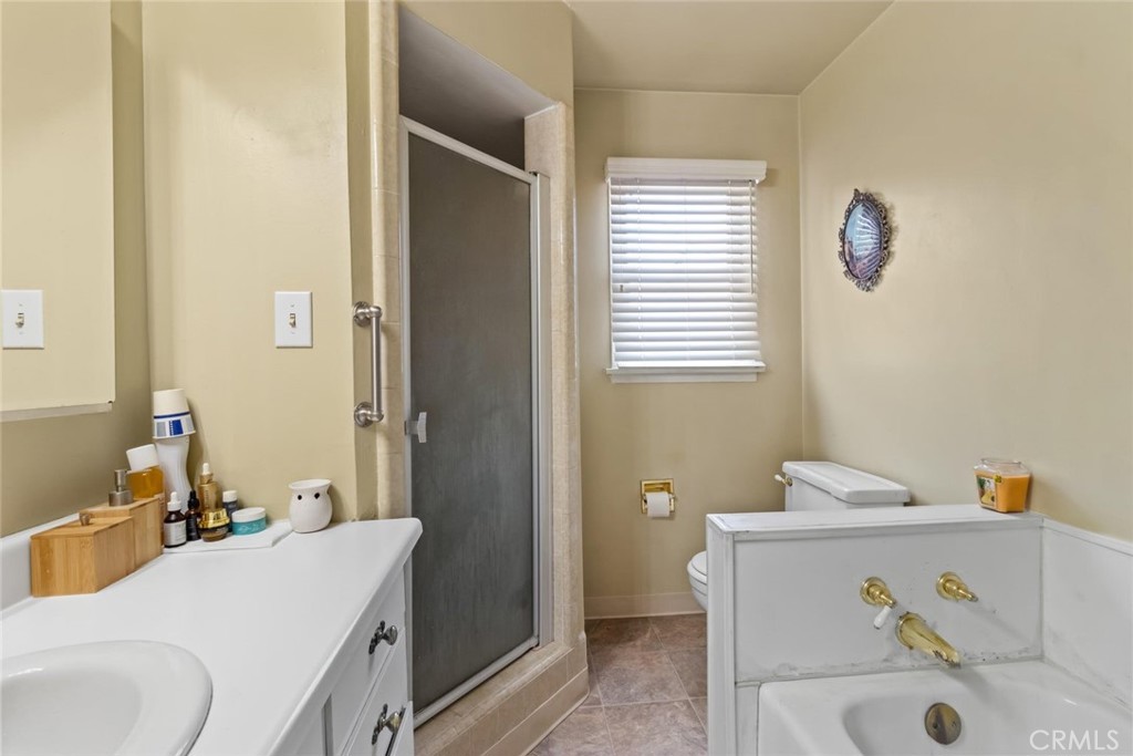 1237 W Avenue J | Similar Property Thumbnail