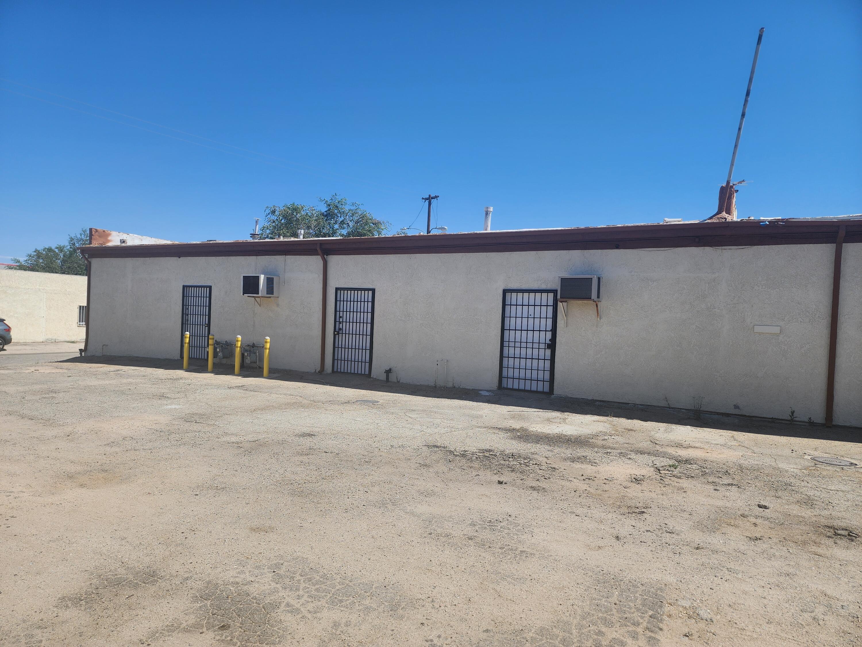 208 W Oldfield Street, Lancaster, CA 93535