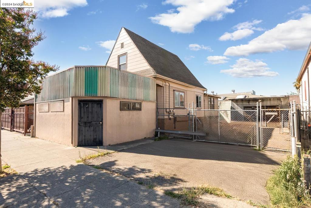 3617 San Leandro St | Similar Property Thumbnail