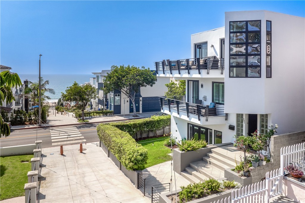 301 16Th Street, Manhattan Beach, CA 90266