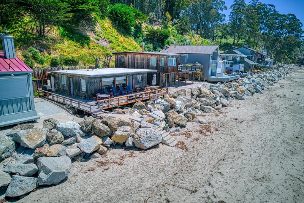 16 Potbelly Beach Road, Aptos, CA 95003