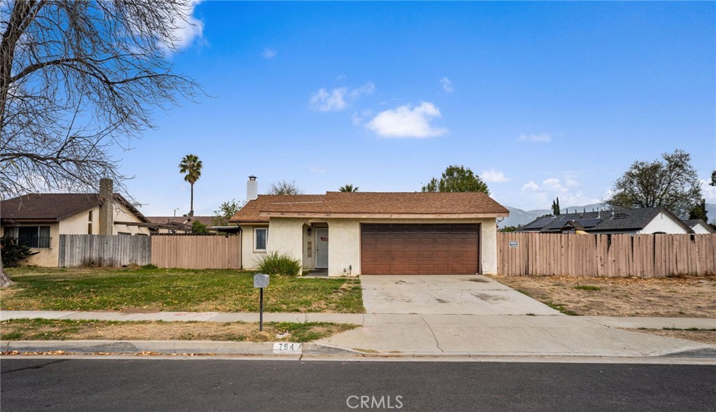 794 W Bohnert Avenue, Rialto, CA 92377