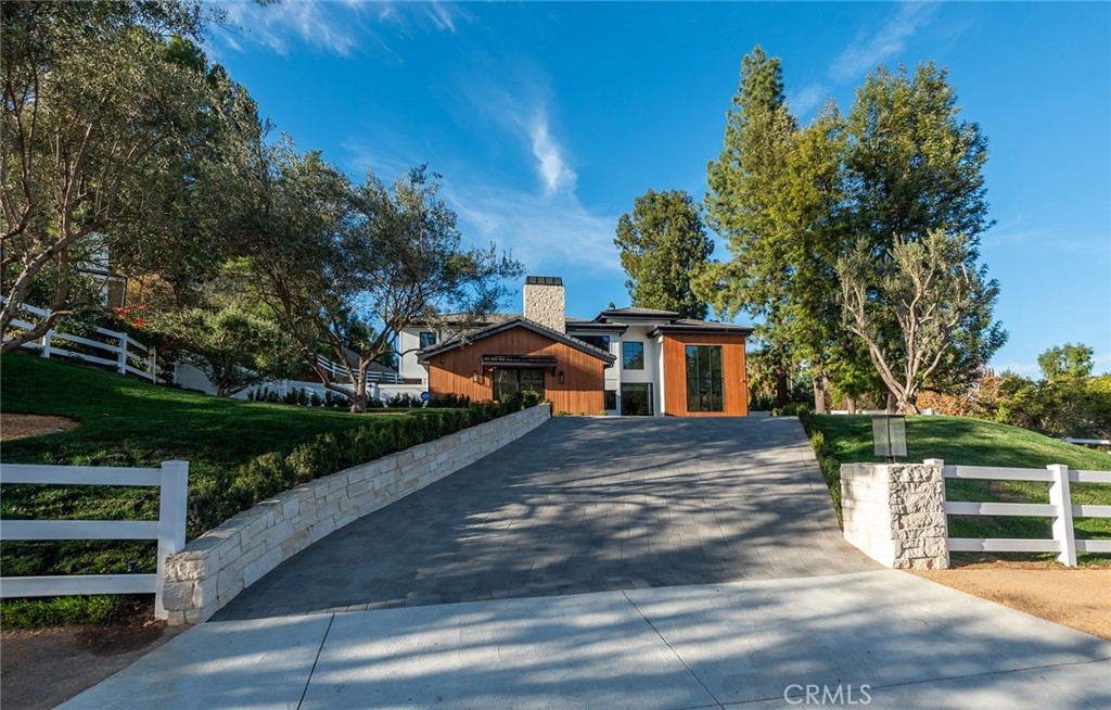 5461 Paradise Valley Road, Hidden Hills, CA 91302