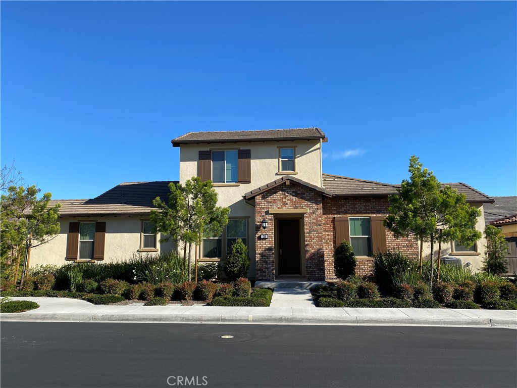 210 Carlow, Irvine, CA 92618