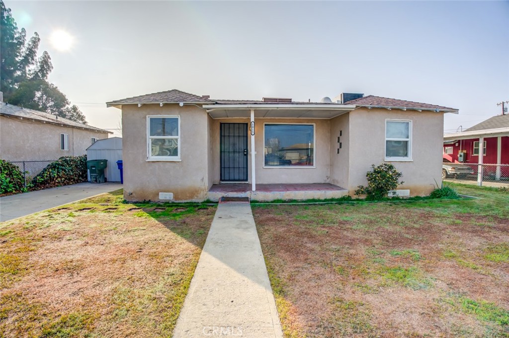 1015 Castaic Avenue, Bakersfield, CA 93308