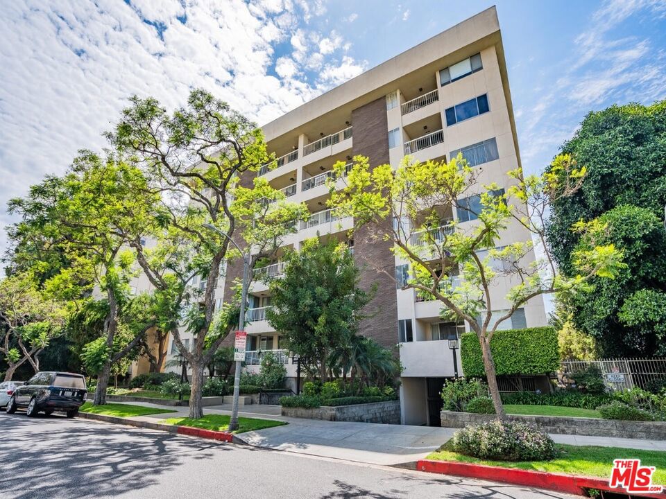 441 N Oakhurst Drive, #203, Beverly Hills, CA 90210