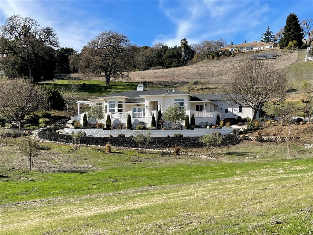 8560 Corriente Road, Atascadero, CA 93422