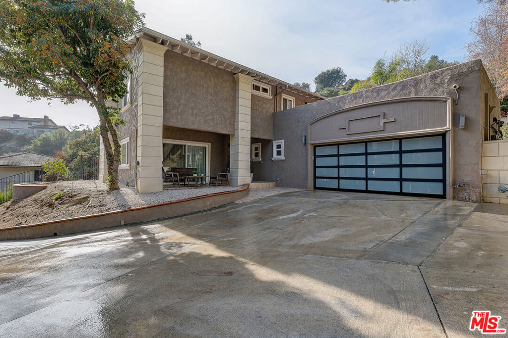 1523 Colina Drive | Similar Property Thumbnail 8