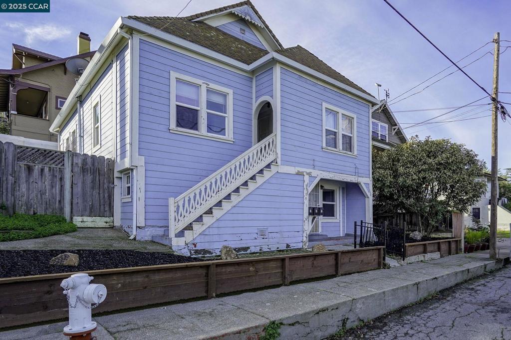 705 Winslow St | Similar Property Thumbnail