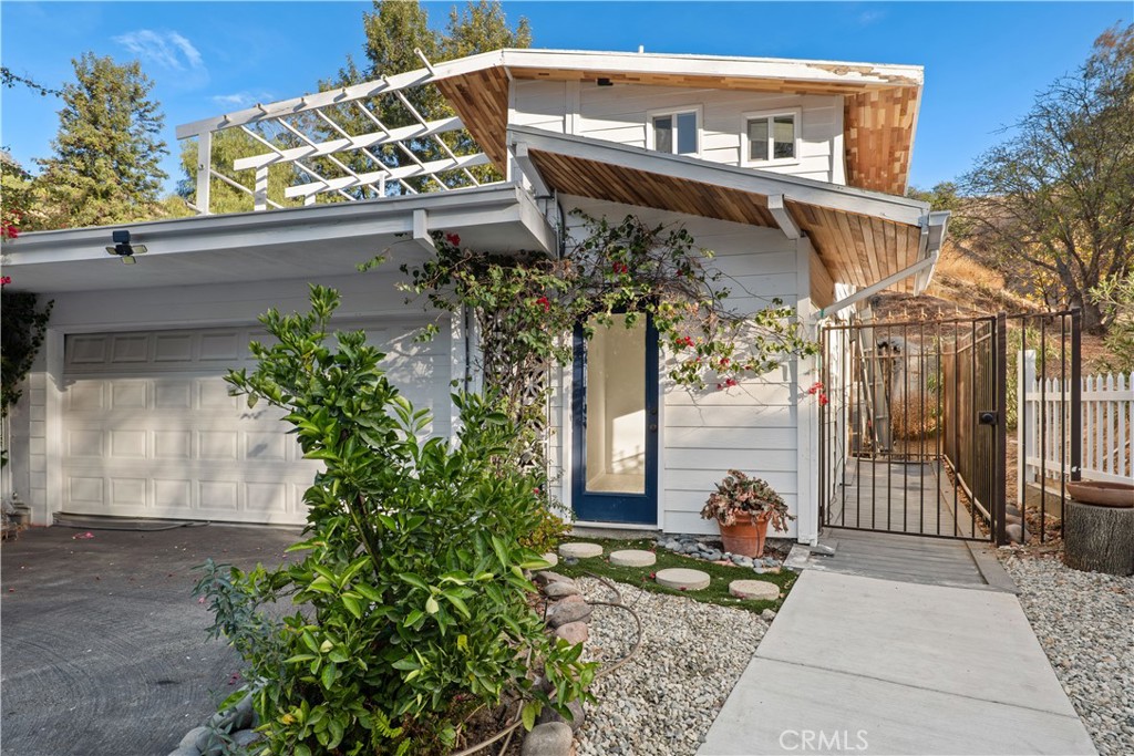 19481 Rosita Street | Similar Property Thumbnail