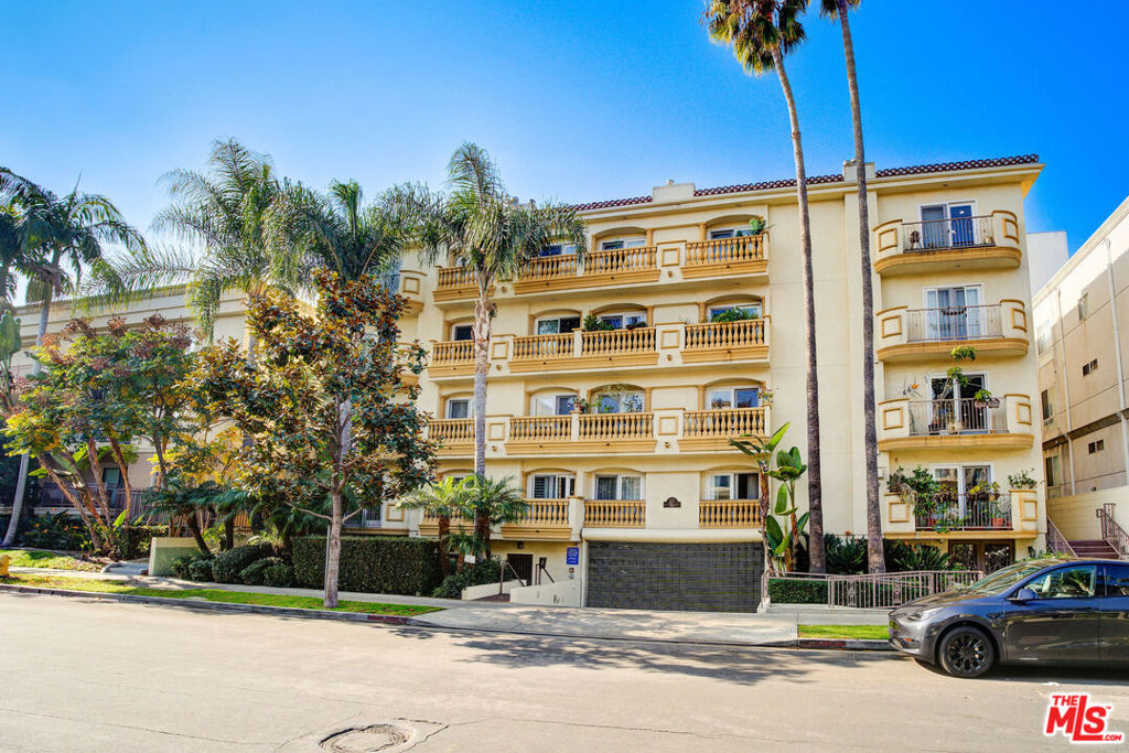 123 S Clark Drive, #2, West Hollywood, CA 90048