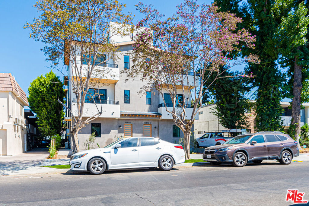 10847 Morrison Street, North Hollywood, CA 91601