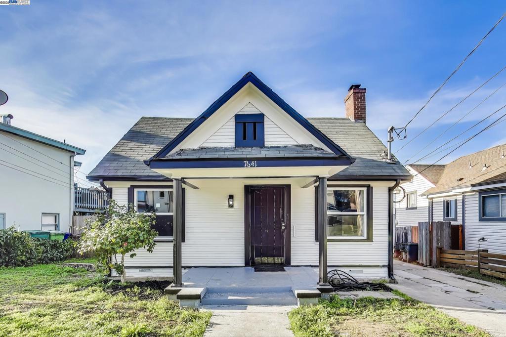 7641 Ney Avenue, Oakland, CA 94605