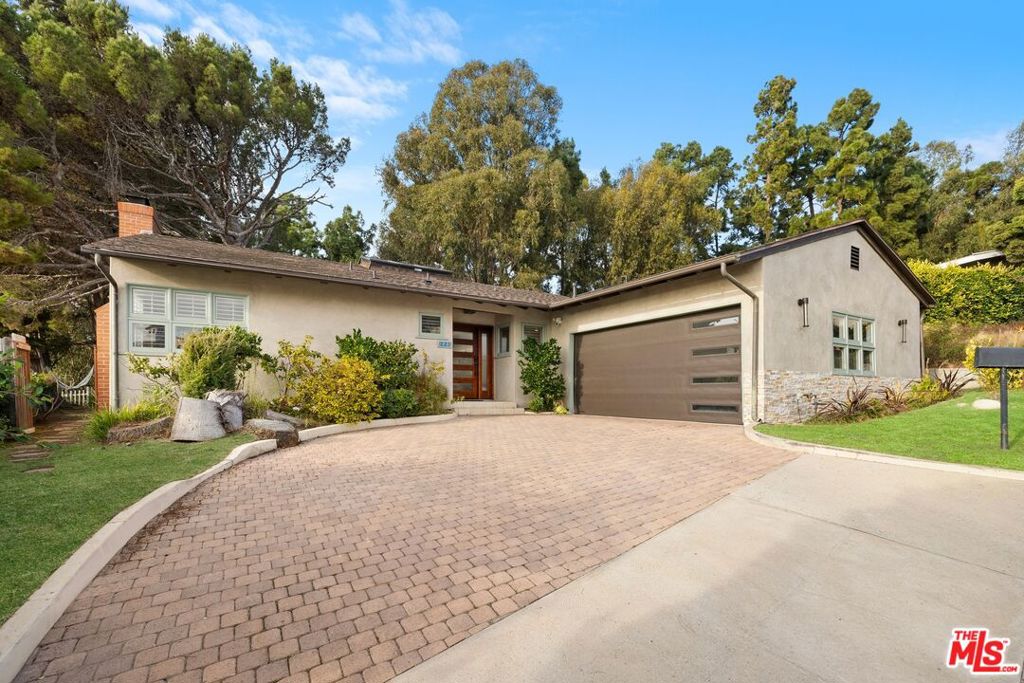 223 Giardino Way, Pacific Palisades, CA 90272