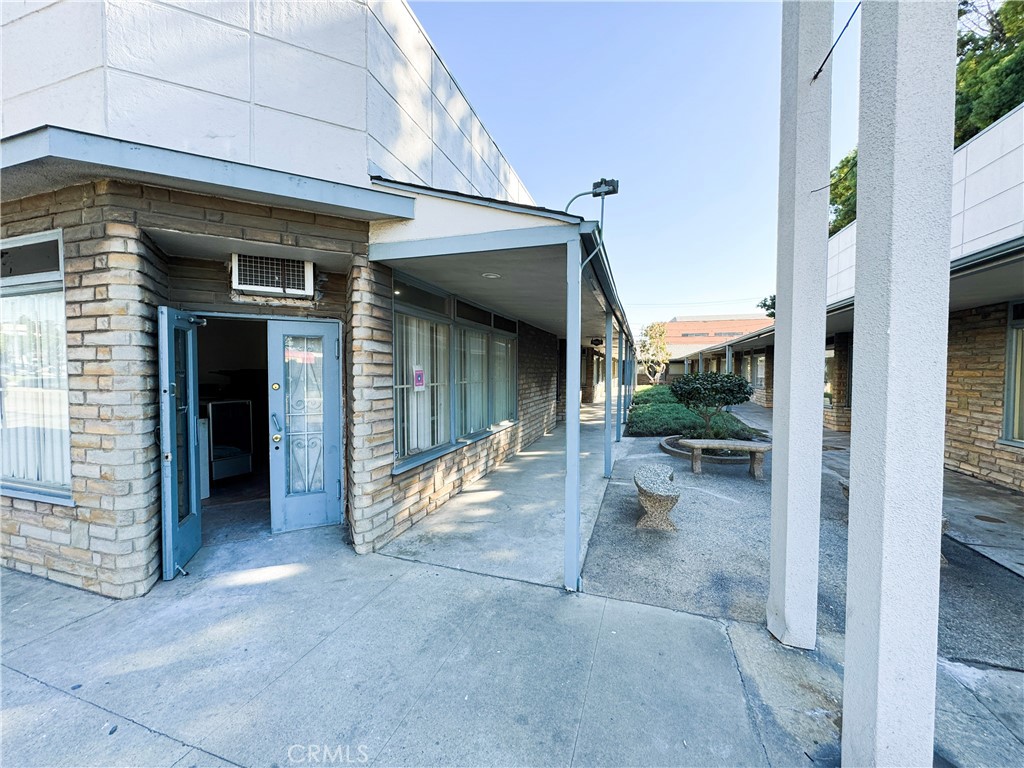 314 E Hillcrest Boulevard, #4&5, Inglewood, CA 90301