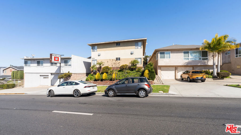 906 Centinela Avenue, #Apt 8 | Similar Property Thumbnail