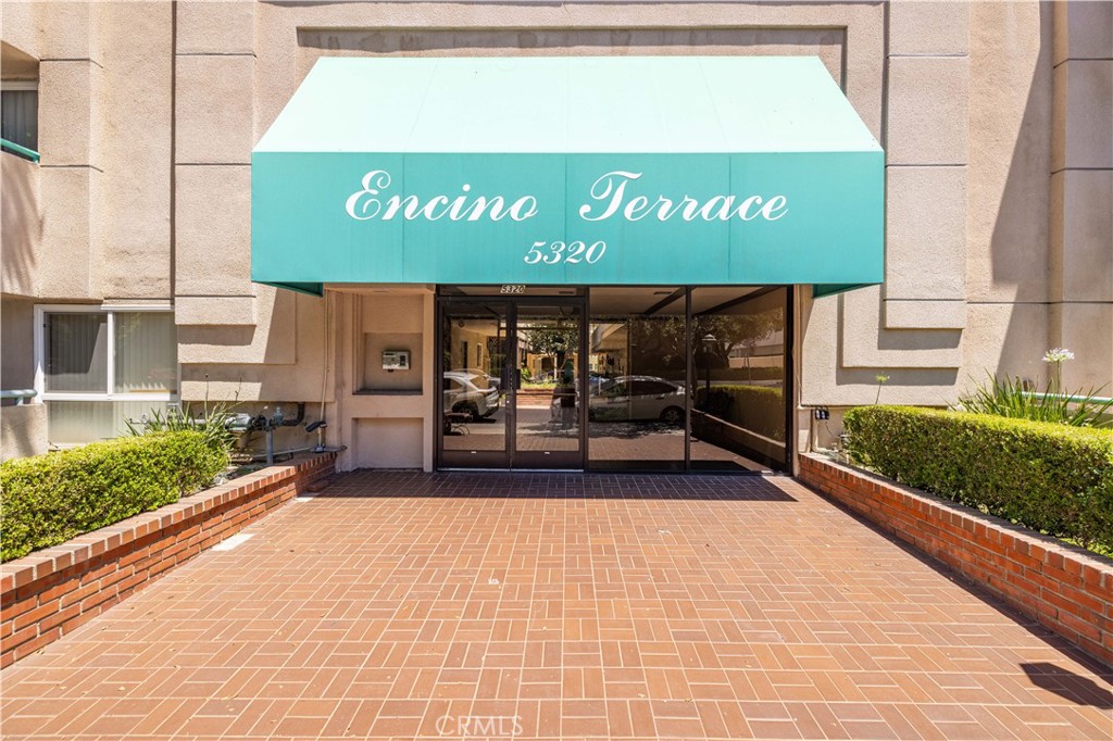 5320 Zelzah Avenue, #101, Encino, CA 91316