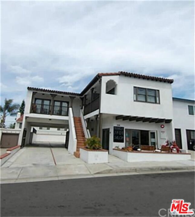 156 Avenida Serra , #B | Similar Property Thumbnail 3