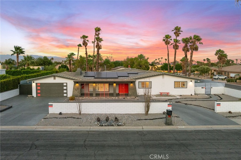 2306 Acacia Rd E, Palm Springs, CA 92262