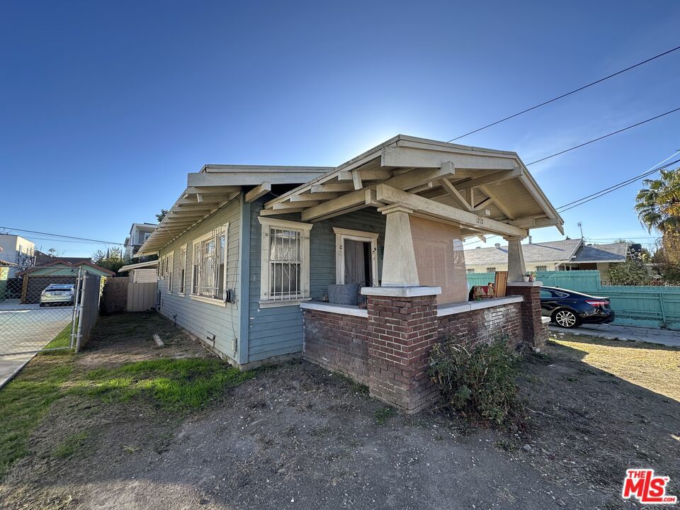 1210 N Mariposa Avenue | Similar Property Thumbnail