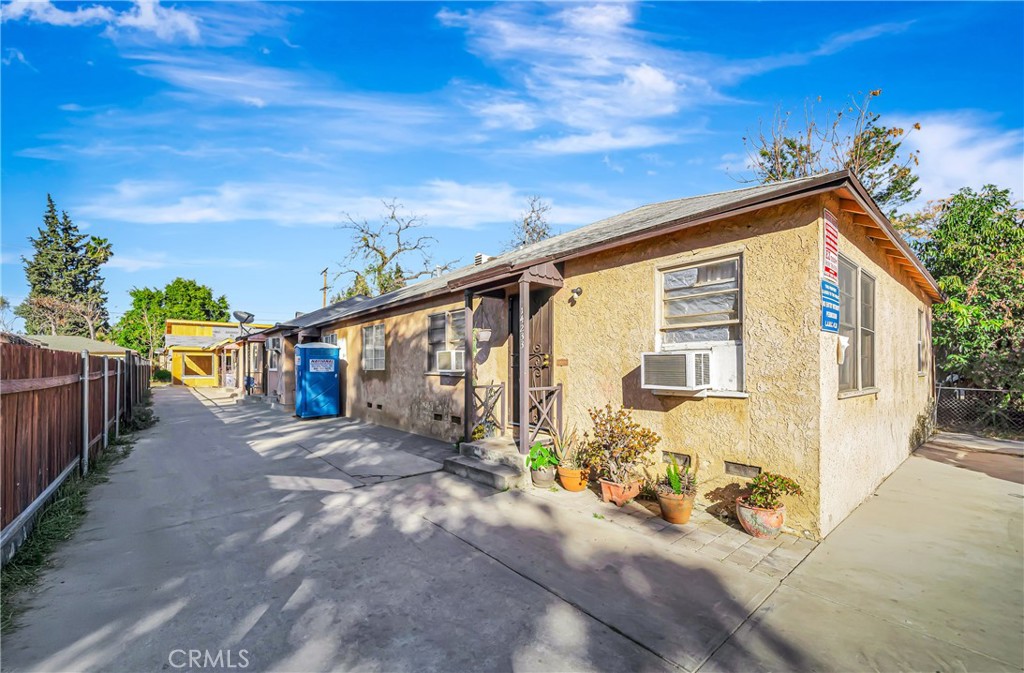 14233 1/2 Sylvan Street | Similar Property Thumbnail