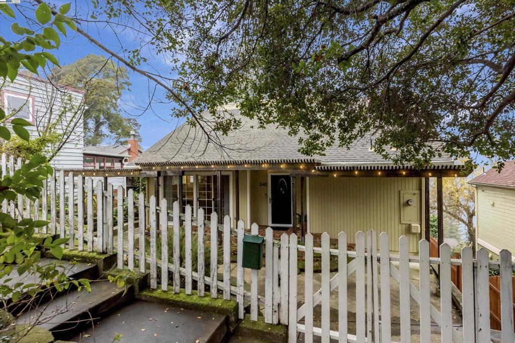 540 Alhambra St | Similar Property Thumbnail