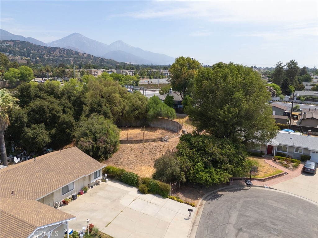 4053 N Towne Avenue | Similar Property Thumbnail