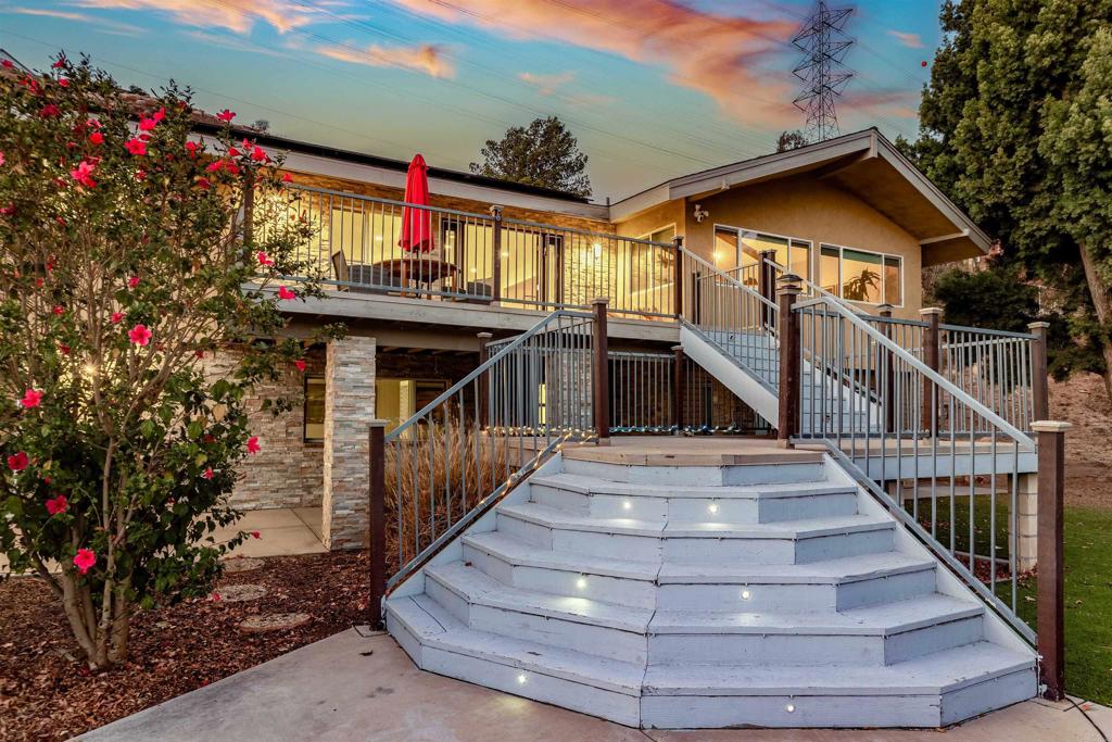 2846 Willow Glen Dr | Similar Property Thumbnail 4