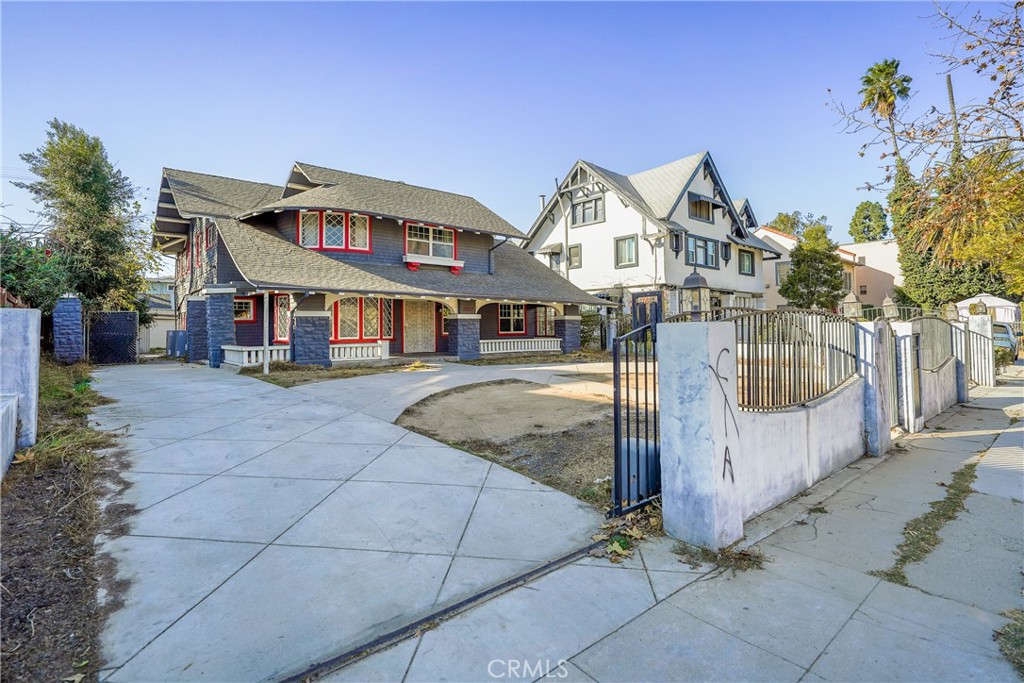 1527 S Wilton Place | Similar Property Thumbnail