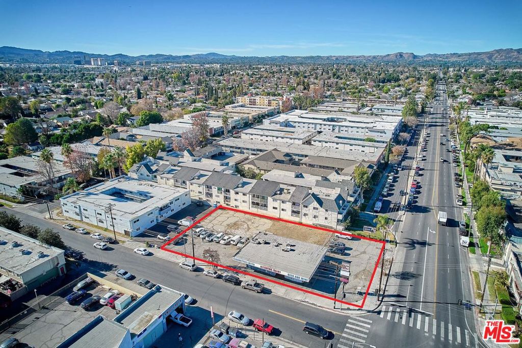 20304 Saticoy Street | Similar Property Thumbnail