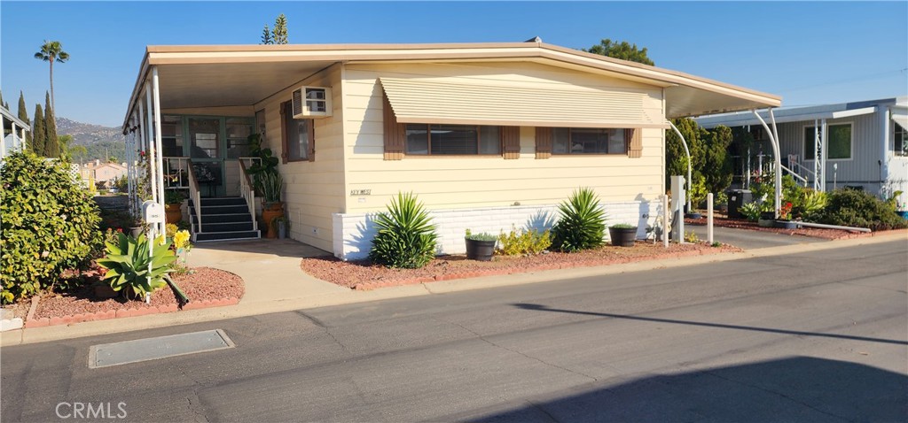 2280 E Valley Parkway, #95 | Similar Property Thumbnail