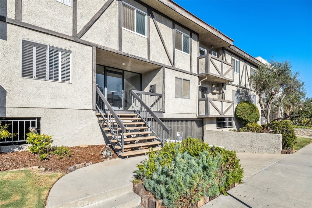 1914 Corinth Avenue, #207 | Similar Property Thumbnail 2