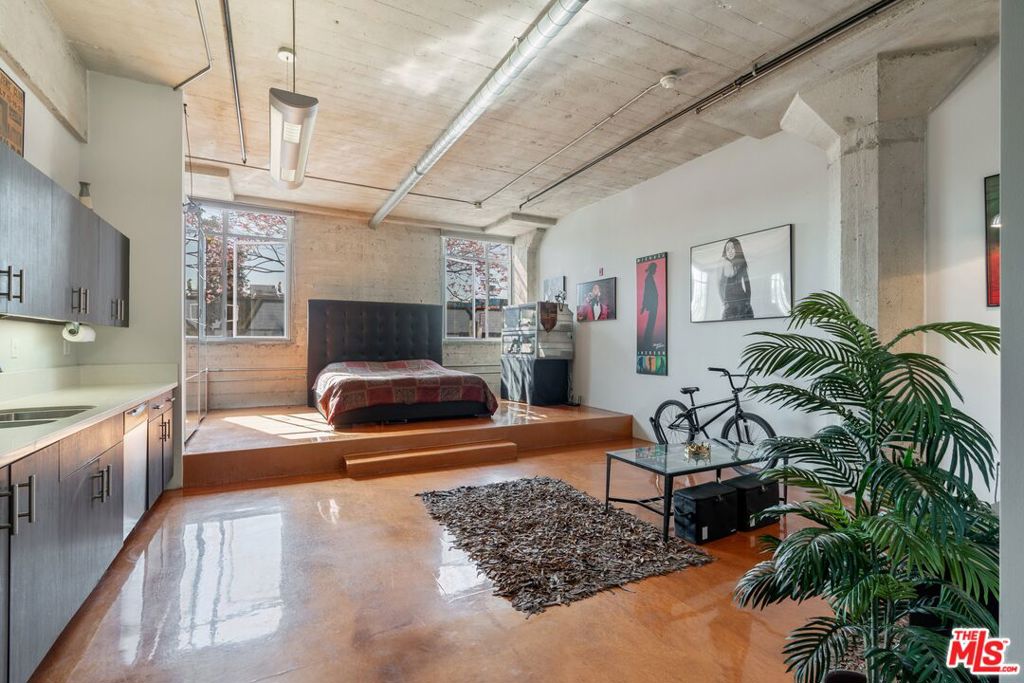 825 E 4Th Street, #109 | Similar Property Thumbnail