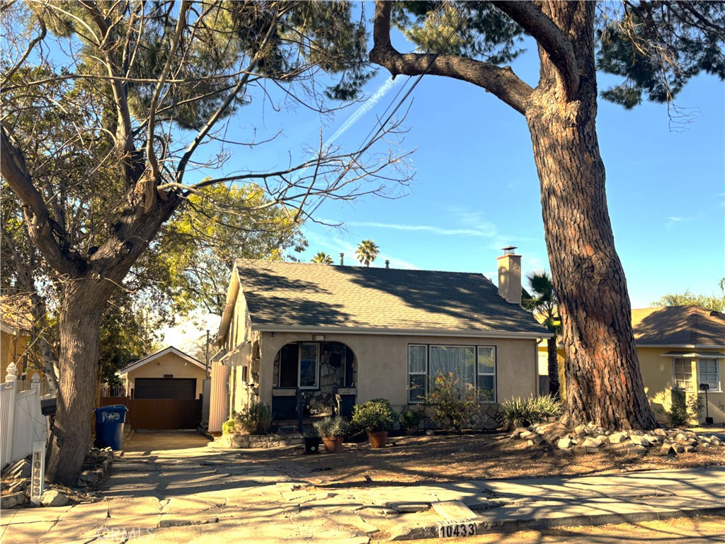 10433 Helendale Avenue | Similar Property Thumbnail