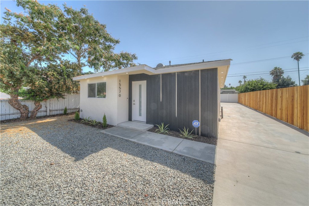 15570 Ethel Street | Similar Property Thumbnail 2