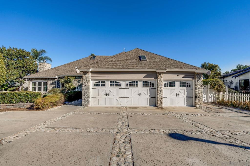 2608 La Costa Ave | Similar Property Thumbnail