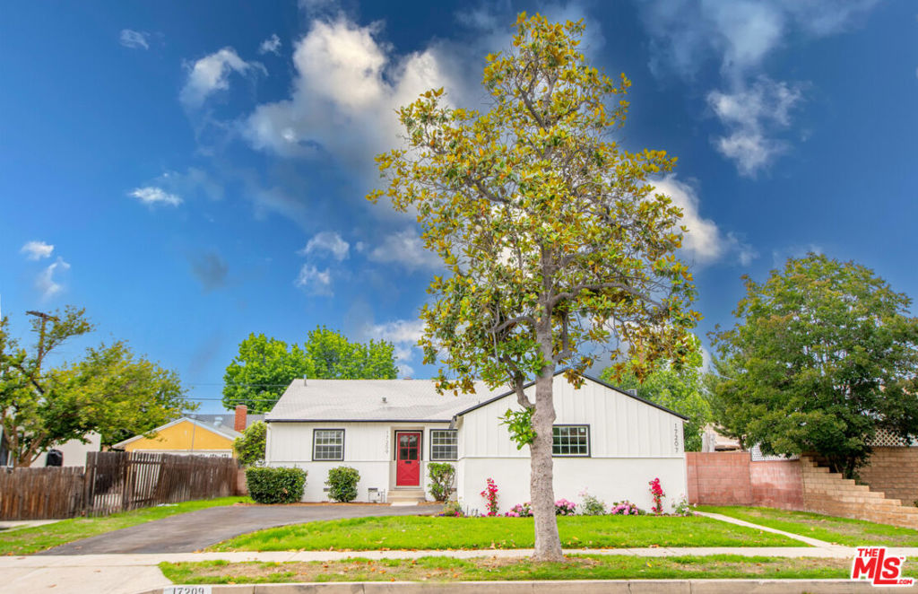 17209 Stagg Street | Similar Property Thumbnail