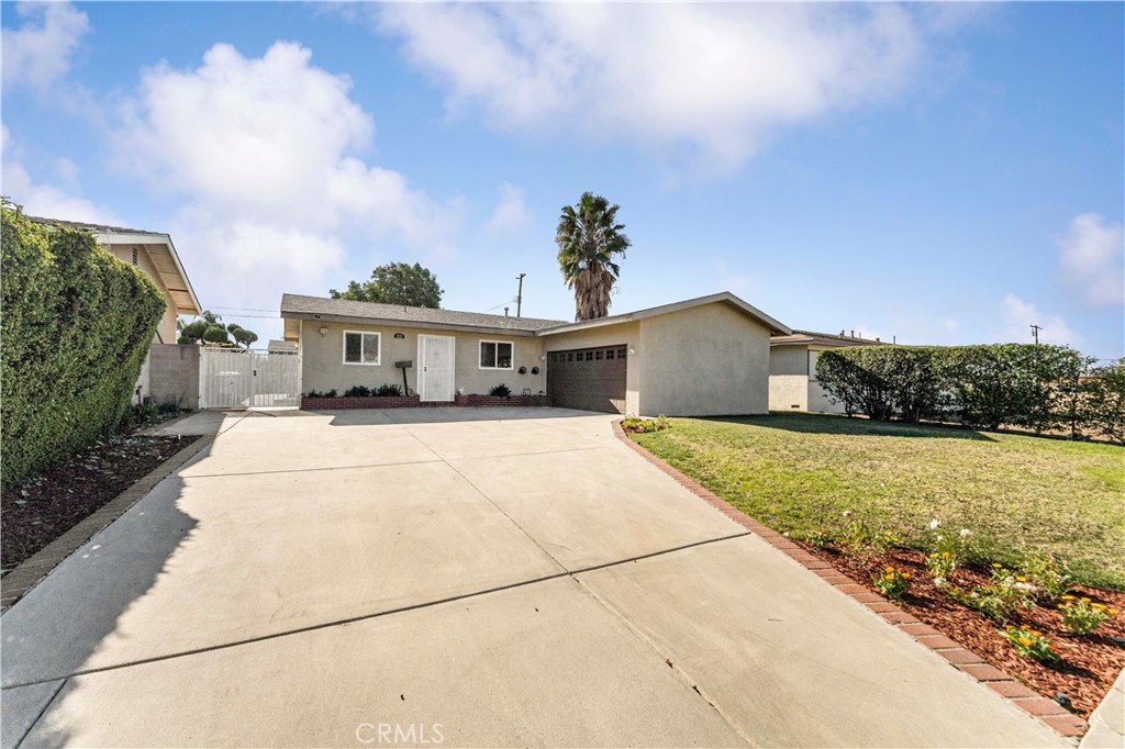 838 W Woodcroft Avenue | Similar Property Thumbnail