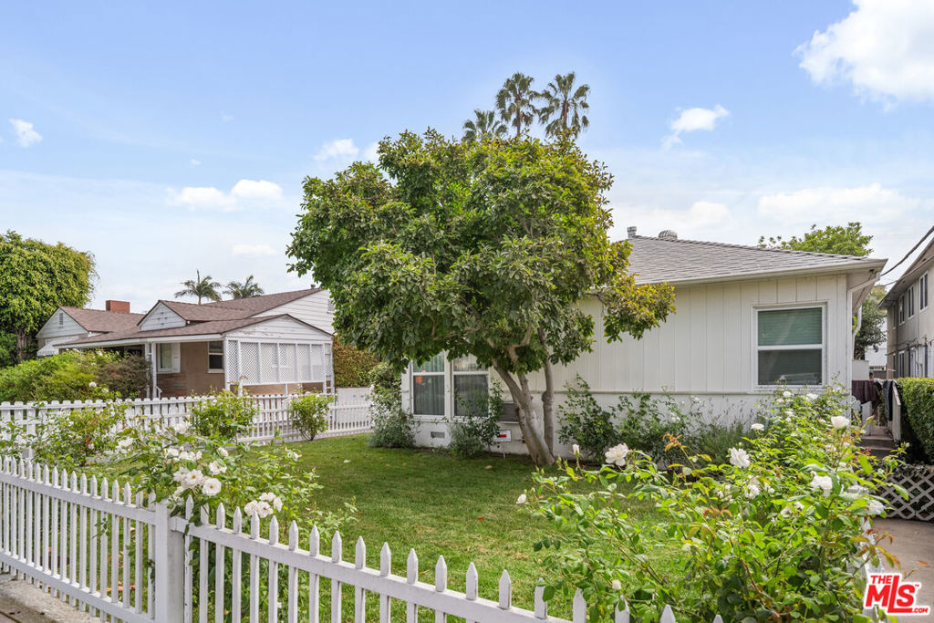 3256 Castle Heights Avenue | Similar Property Thumbnail