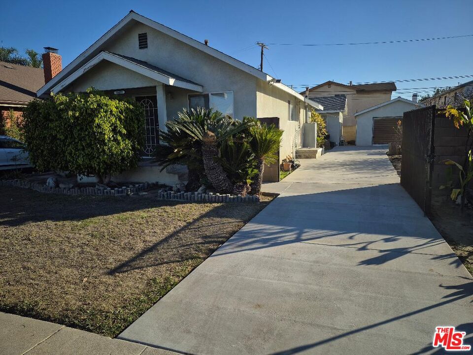 15422 S Catalina Avenue | Similar Property Thumbnail