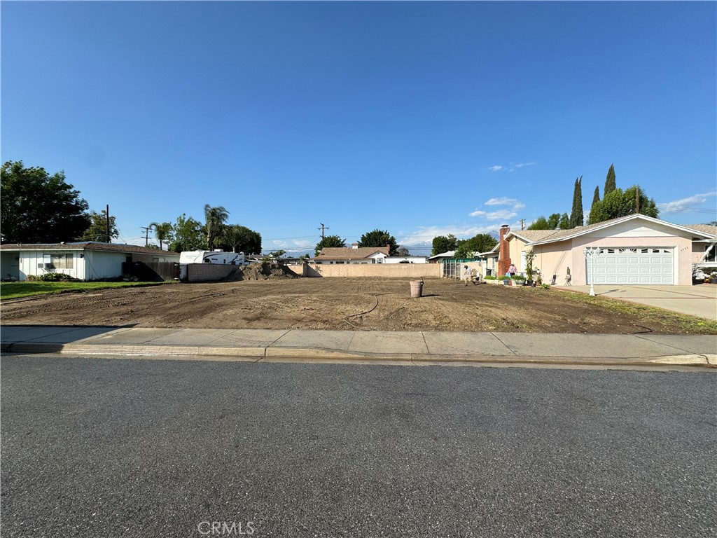 4962 Granada | Similar Property Thumbnail 2