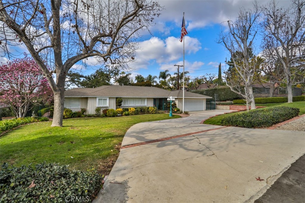 8255 La Sierra Avenue | Similar Property Thumbnail