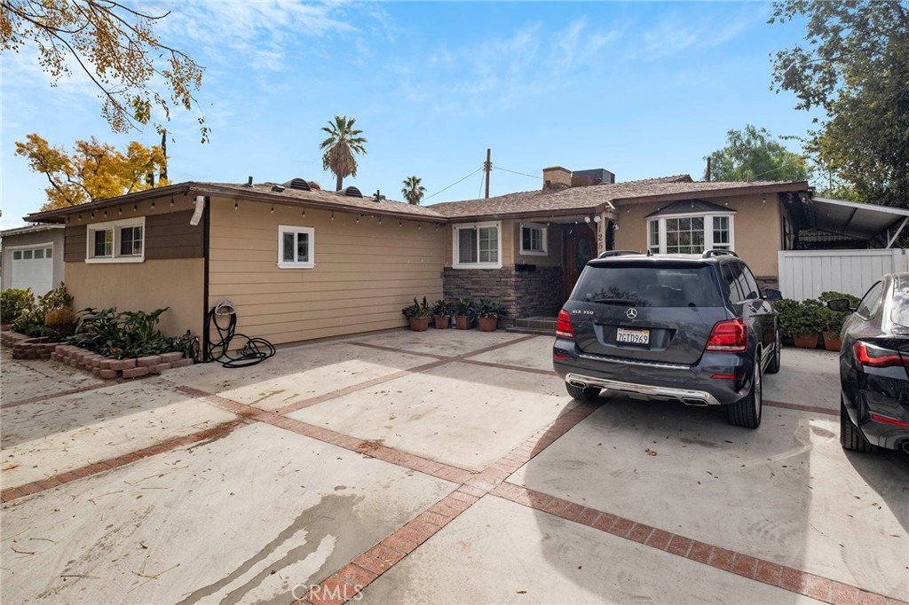 12540 Barbara Ann Street | Similar Property Thumbnail