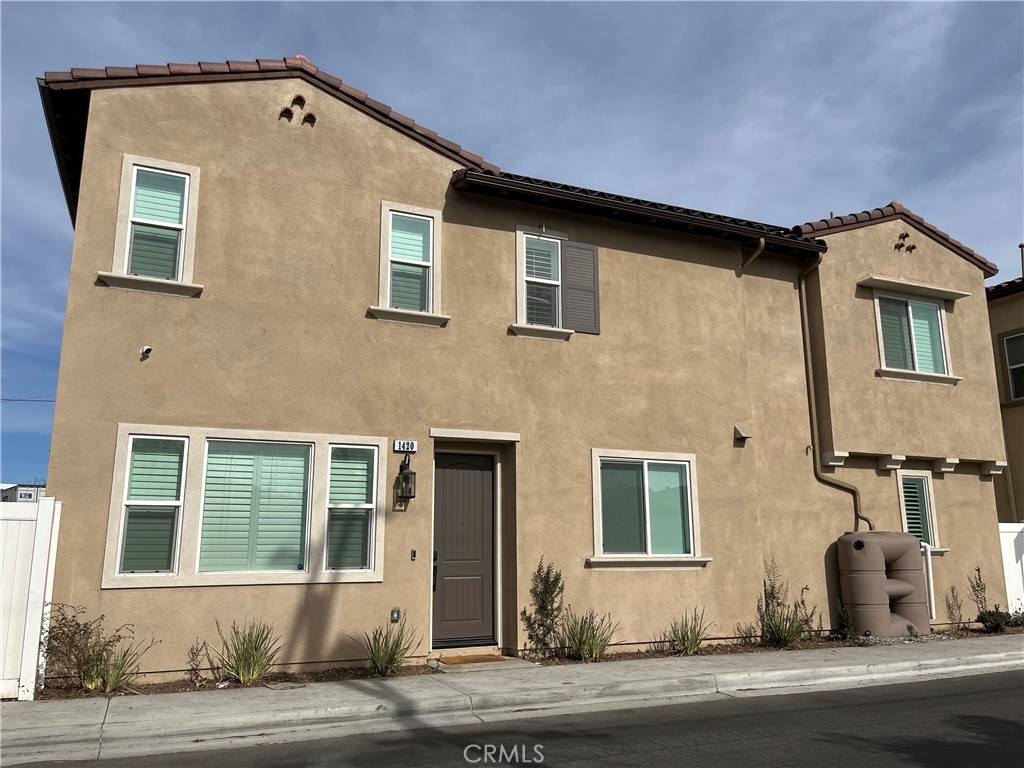 1420 W Plaza Del Amo | Similar Property Thumbnail