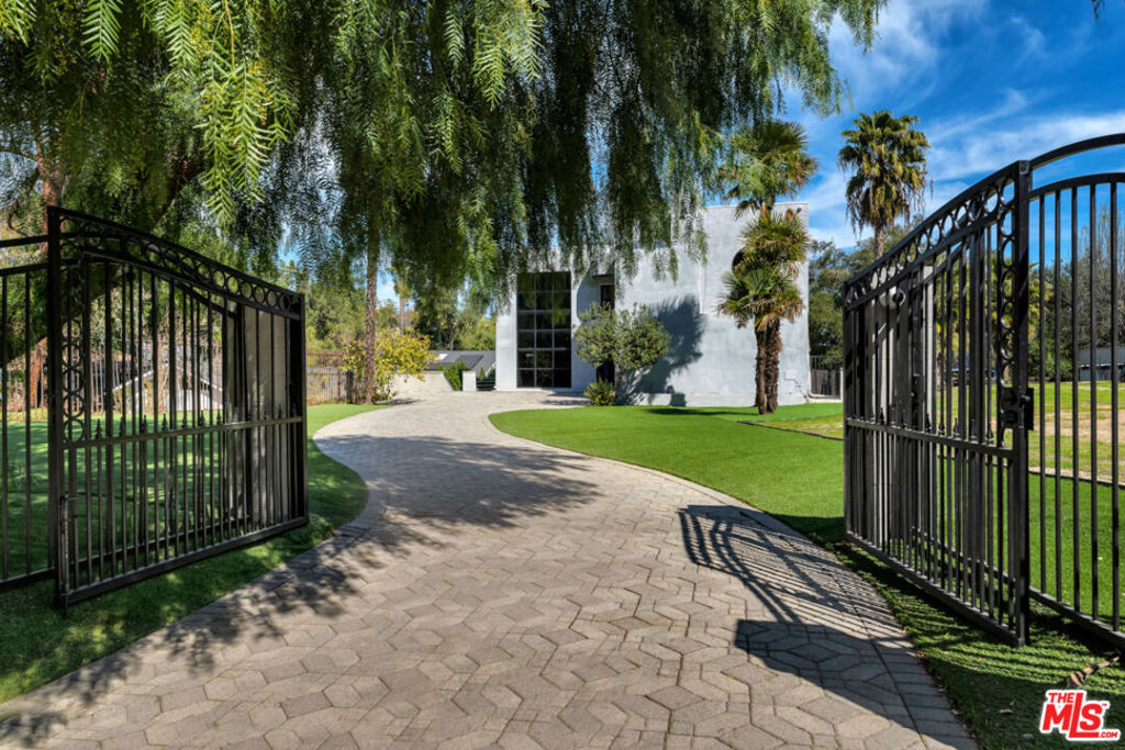 21329 Mulholland Drive | Similar Property Thumbnail