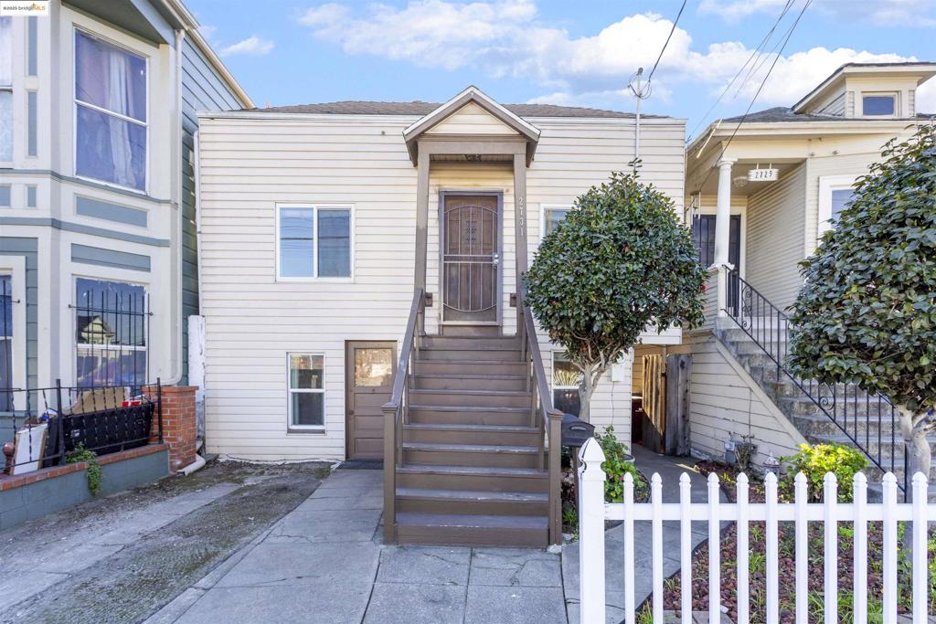 2731 E 9Th Street | Similar Property Thumbnail