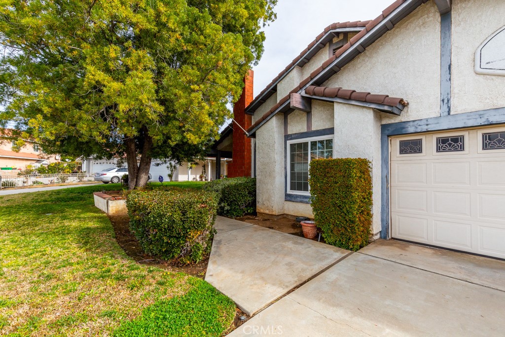 12562 Shadowbrook Street | Similar Property Thumbnail 6