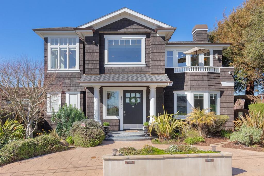 4525 Opal Cliff Drive | Similar Property Thumbnail 1