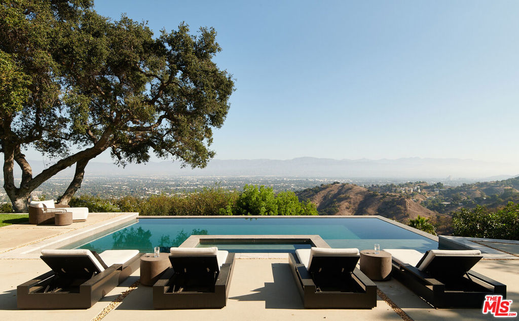 13331 Mulholland Drive | Similar Property Thumbnail